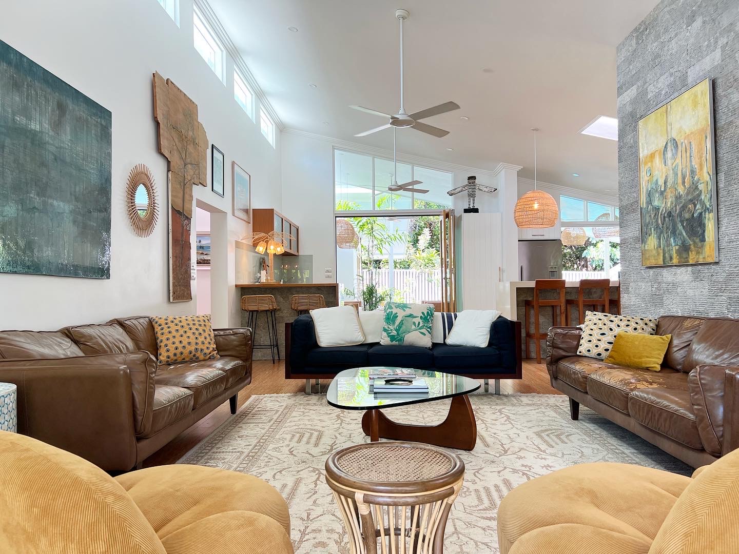 431CD100-0BEE-4C8F-8E90-E6D4751DA084 lounge-tv-room-luxury holiday-home-pineapple-petes-port-douglas