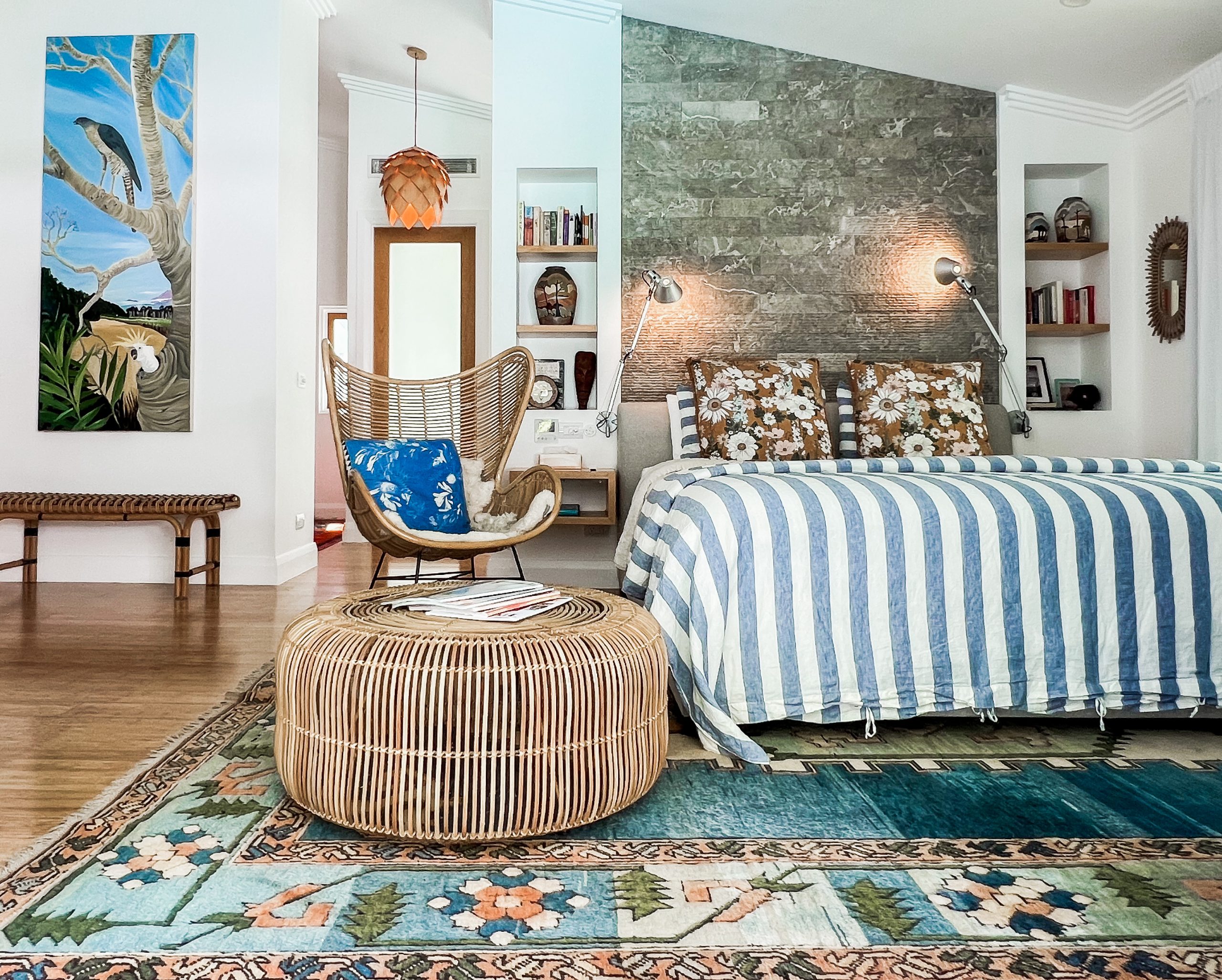 IMG_3480 luxury-holiday-home-pineapple-petes-master-bedroom
